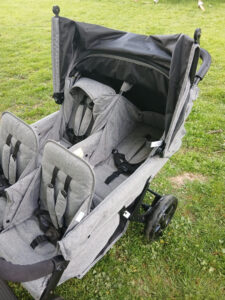 Familidoo Full Grey assise allongée
